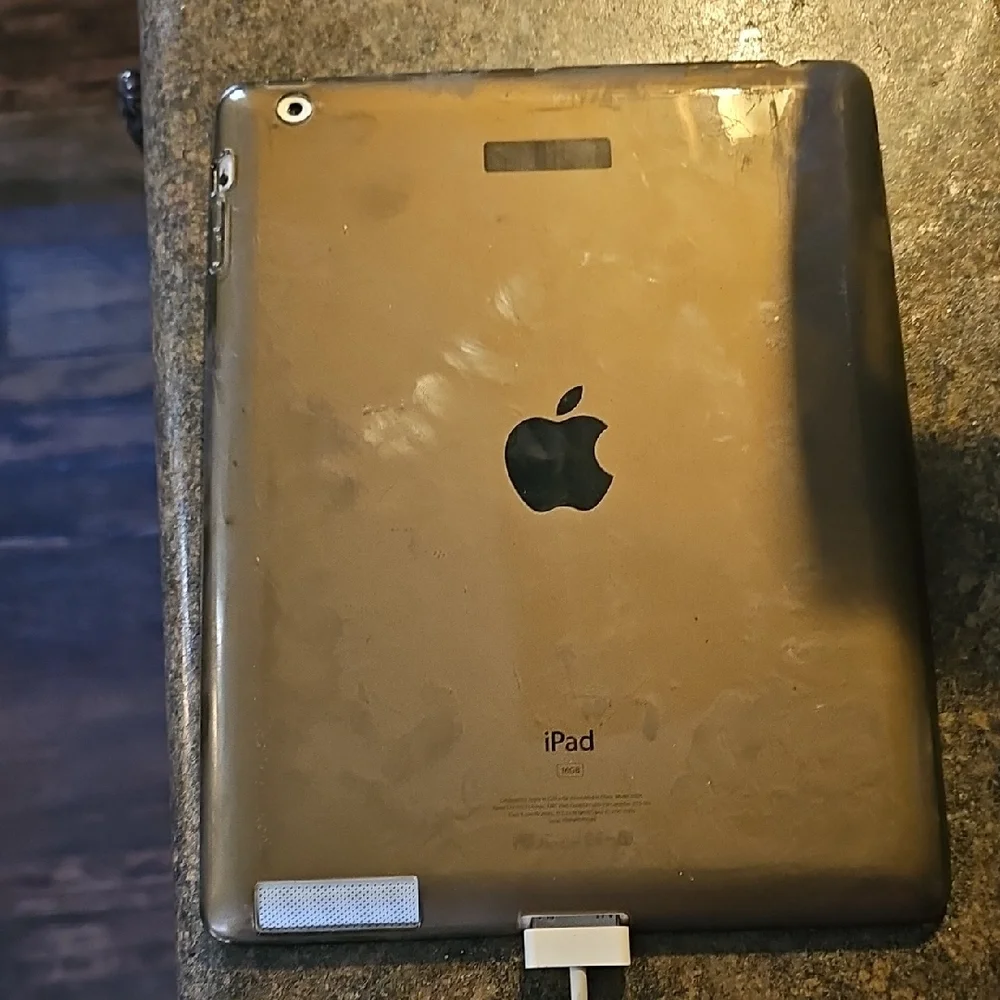 Apple iPad Tablet - Black Front with Silver Edge